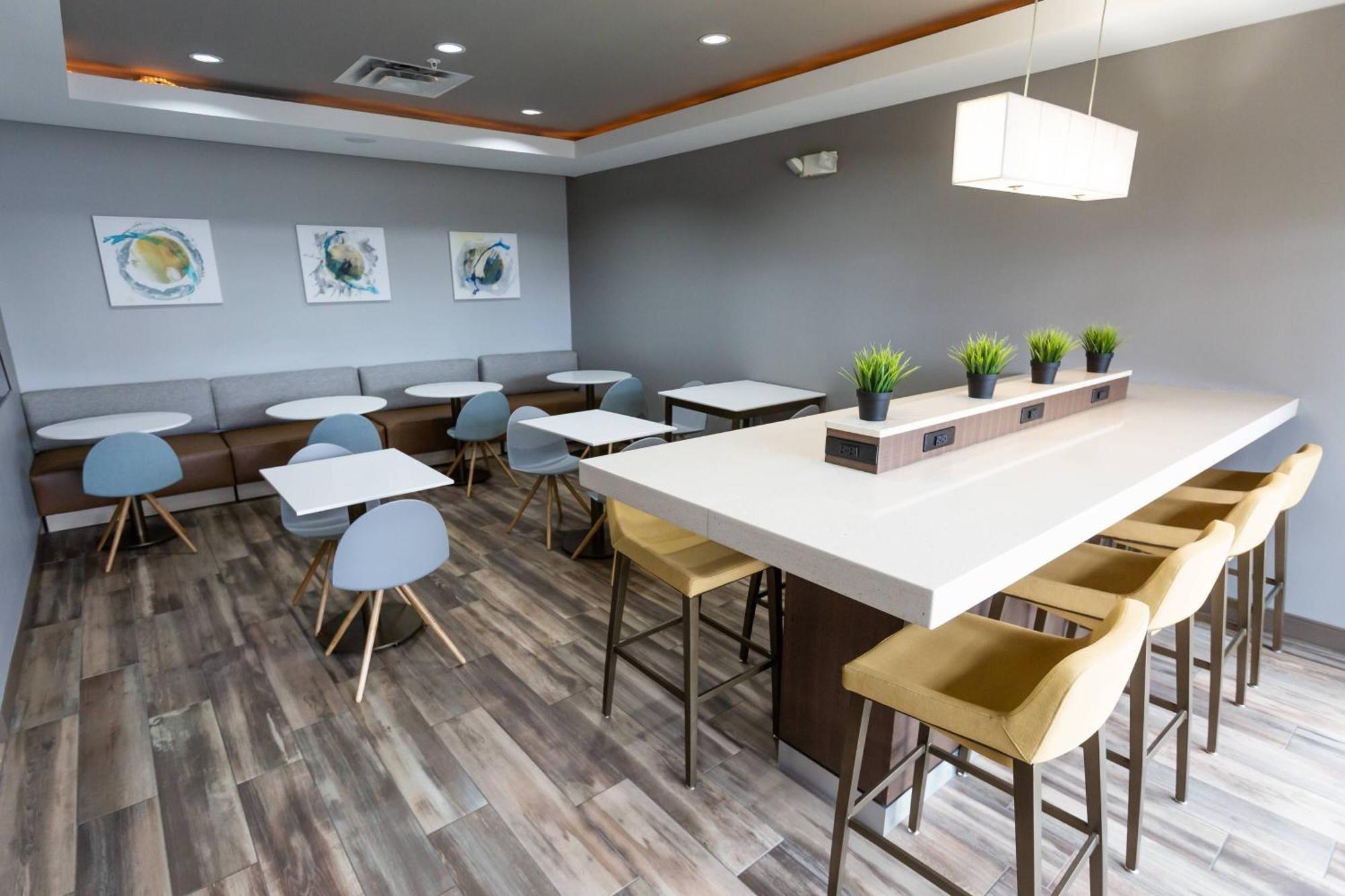 Towneplace Suites By Marriott Μπόουλινγκ Γκριν Εξωτερικό φωτογραφία