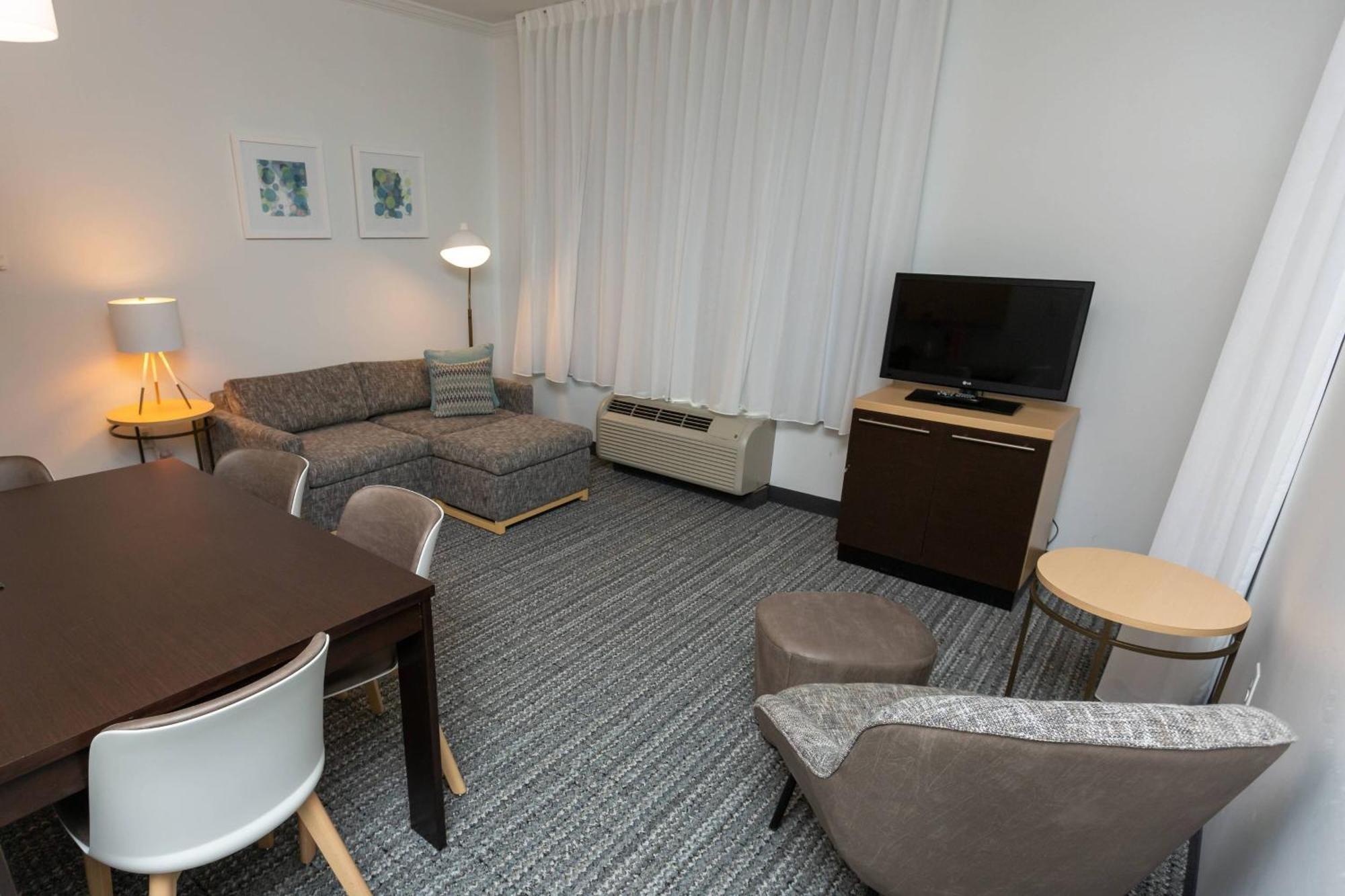 Towneplace Suites By Marriott Μπόουλινγκ Γκριν Εξωτερικό φωτογραφία